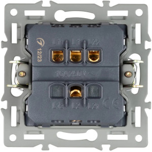 Выключатель  043724